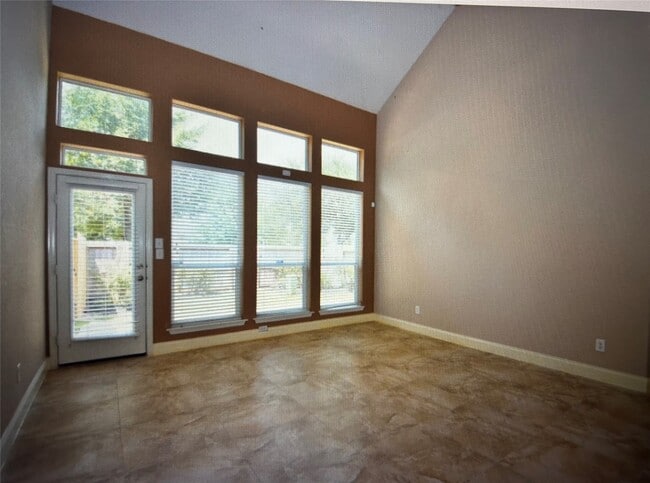 Building Photo - 8911 Silent Willow Ln