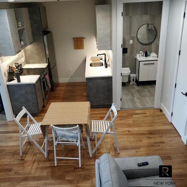 Building Photo - 555 Grand Street
