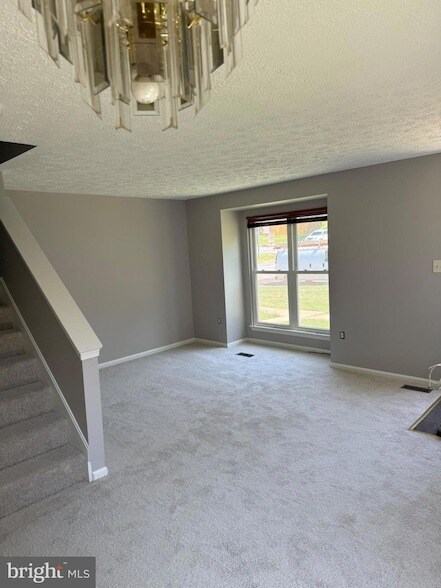 Foto del edificio - 2712 Red Oak Ln