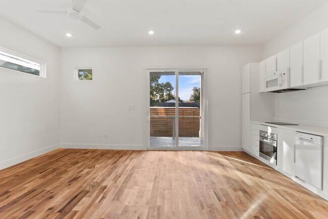 Foto del edificio - 501-503 Hendee St.