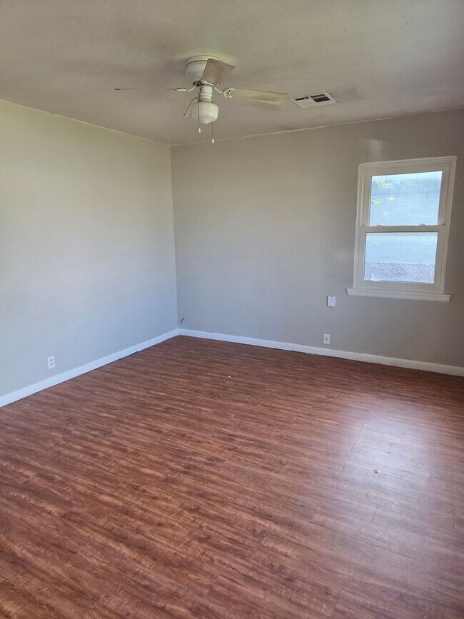 Foto del edificio - 1505 Adams St