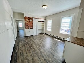 Building Photo - 414 Cambridge St