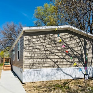 Building Photo - 193 Lakeshore Cir