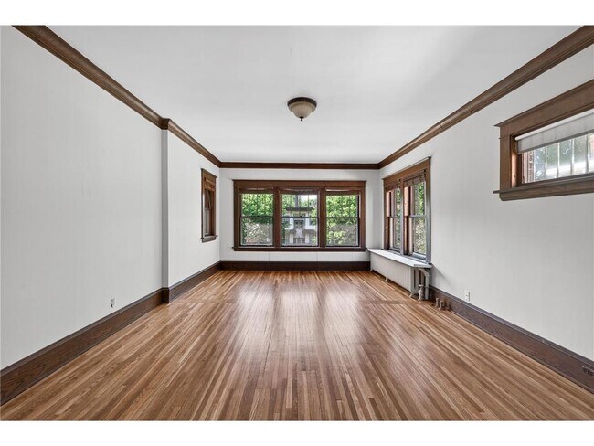 Foto del edificio - 971 Goodrich Ave
