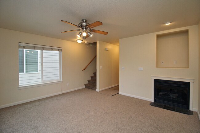 Building Photo - Stylish & Modern 2 Bed, 1.5 Bath Gresham T...