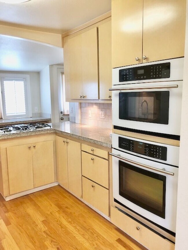 Building Photo - 3 Bedroom Single Family Home With Views!