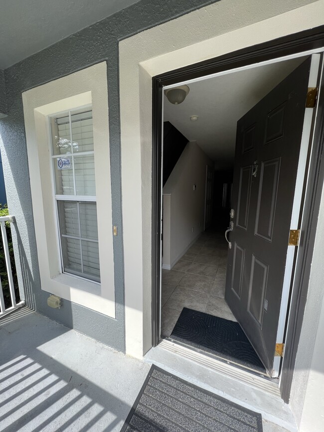 Foto del edificio - 12936 Lexington Summit St