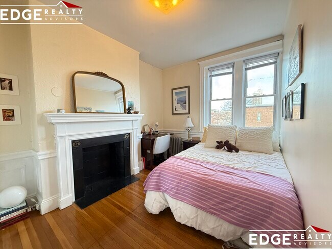 Building Photo - 74 Egmont St