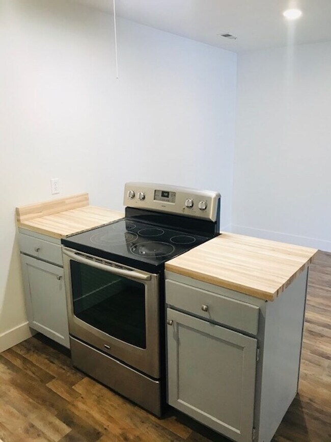 Foto del edificio - 88 W 50 S