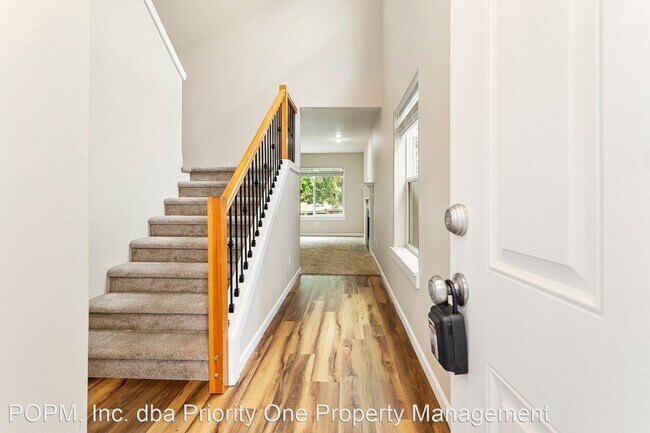 Building Photo - 4 br, 2.5 bath House - 1932 SE Centurion Way