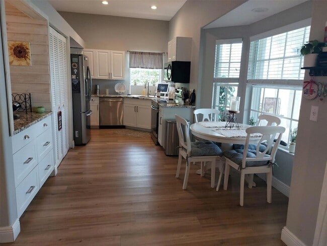 Foto del edificio - 6183 Bear Creek Ct