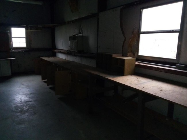 Building Photo - 2735 Bobville Rd