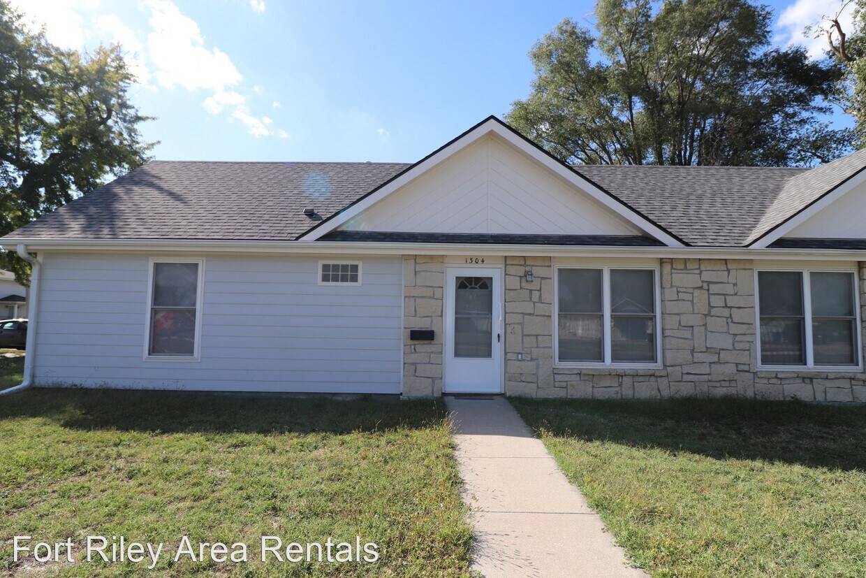 Primary Photo - 2 br, 1 bath House - 1304 N Jefferson St