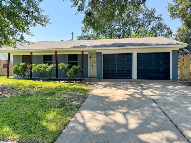 Foto del edificio - 718 Alyse St