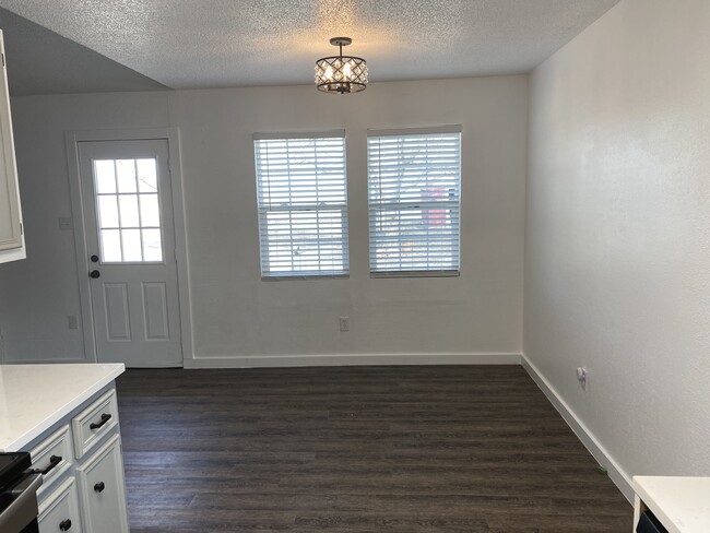 Dinning Room - 114 Hycrest Dr