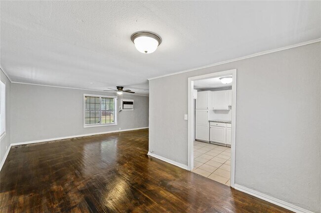 Foto del edificio - 805 Hathaway St