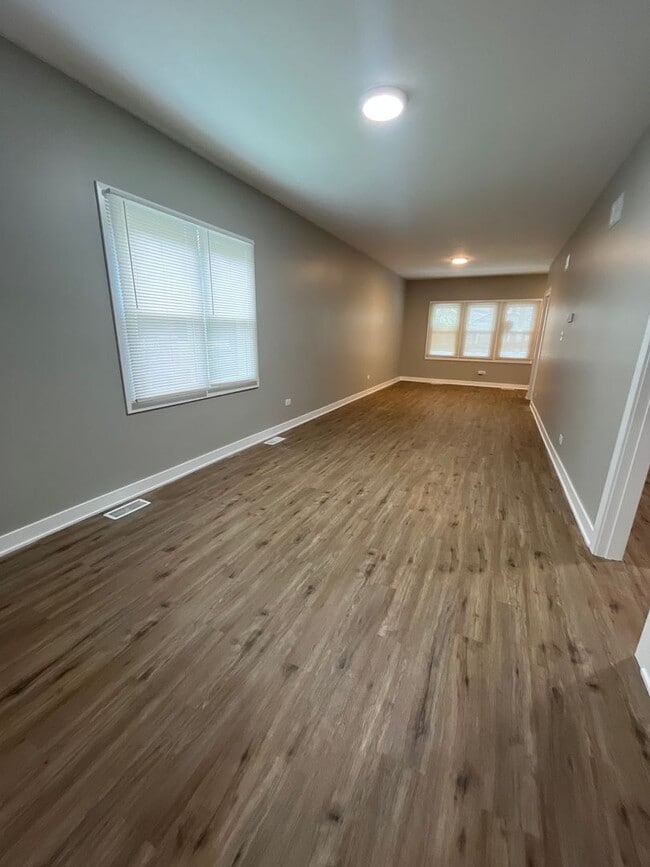 Building Photo - Newly Remodeled 3Bedroom house in Calumet ...