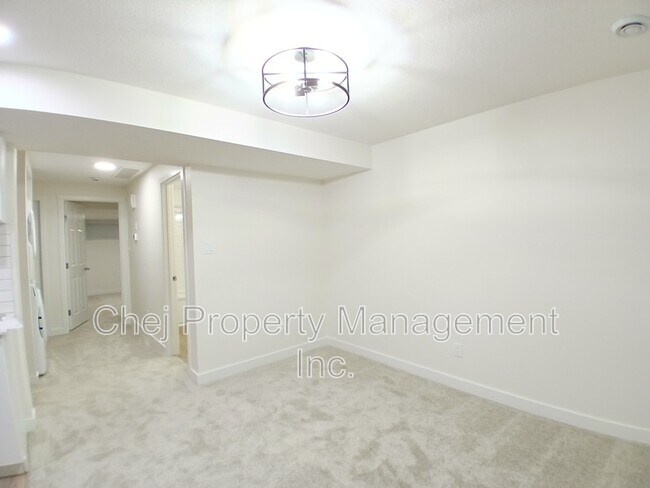 Photo du bâtiment - 5114 Kinney Wy SW