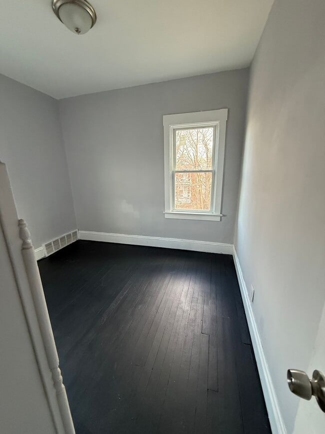 Building Photo - 1417 E 175th St