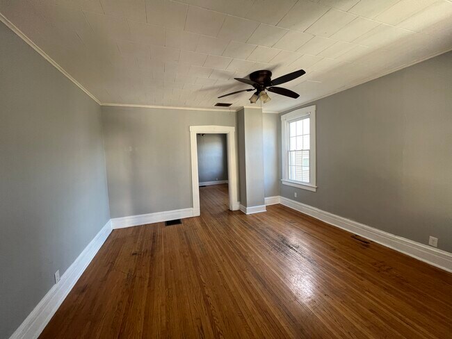 Foto del edificio - 305 E 11th St