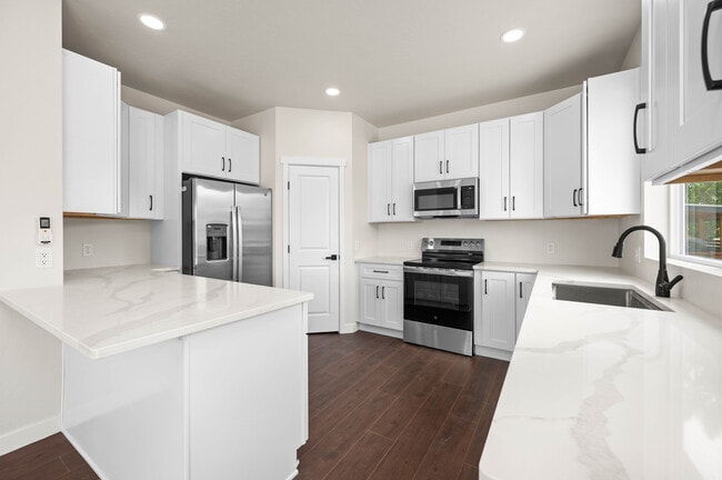 Building Photo - 317 W Ouray Ave