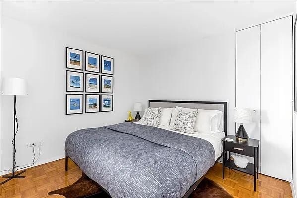 Building Photo - 2 S End Ave