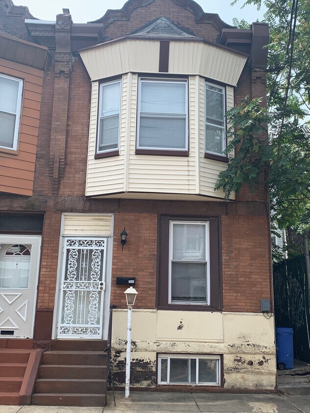Primary Photo - 1534 Page St