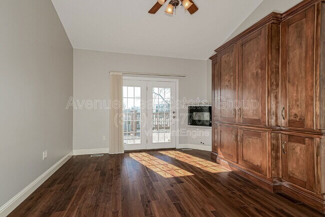 Foto del edificio - 8914 Hilltop Manor Dr