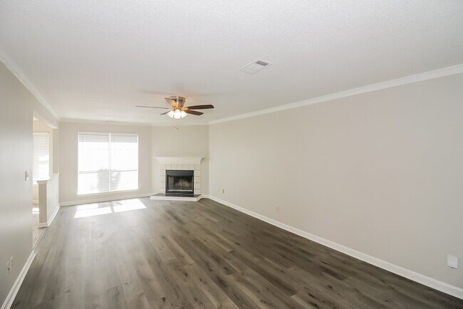 Foto del edificio - 8085 Conridge Dr