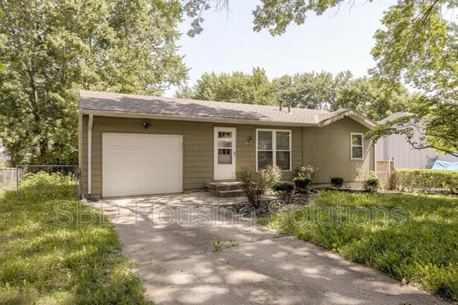 Foto del edificio - 18304 E 18th St N