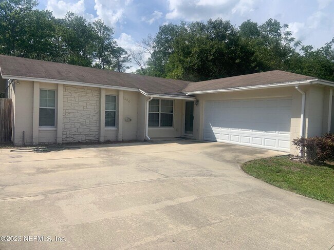 Building Photo - 8384 Chessman Ct