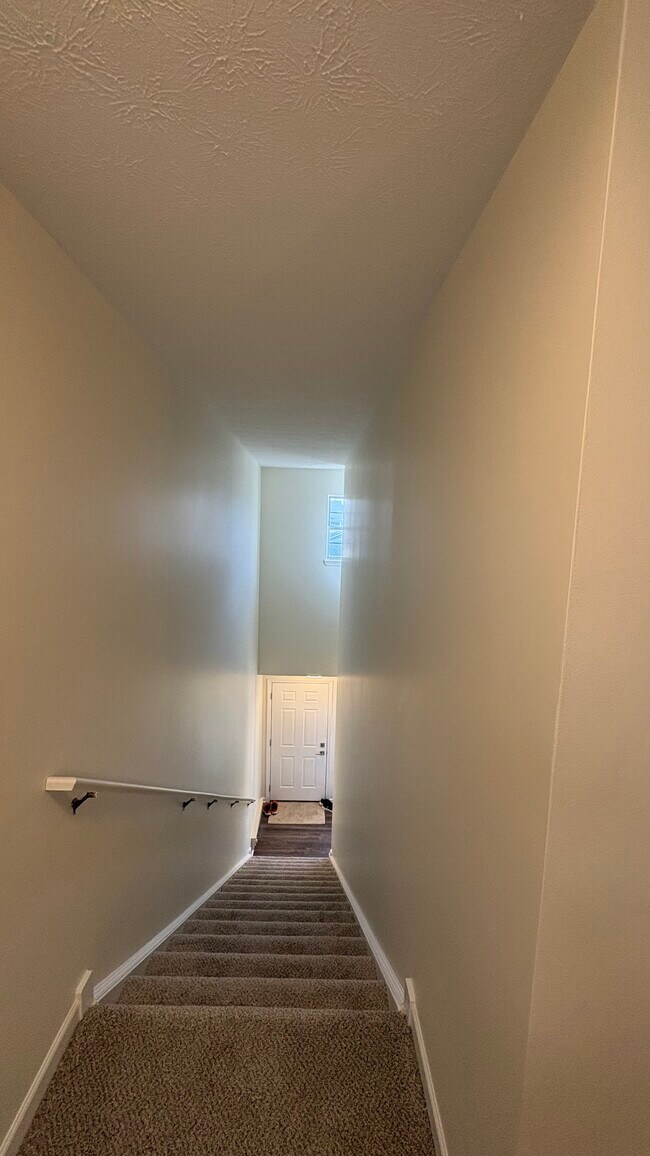 Foto del edificio - 29822 Center Ridge Rd