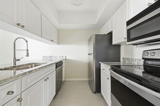 Building Photo - 3102 W Horatio St