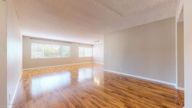 Building Photo - 1142 Campbell St