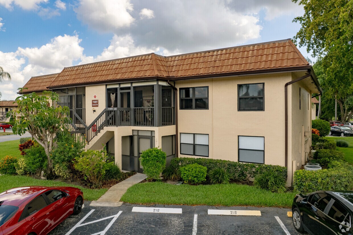 Foto principal - Lucerne Lakes Golf Colony Condos