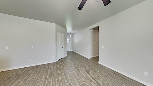 Building Photo - 1078 Mulbury Mansion