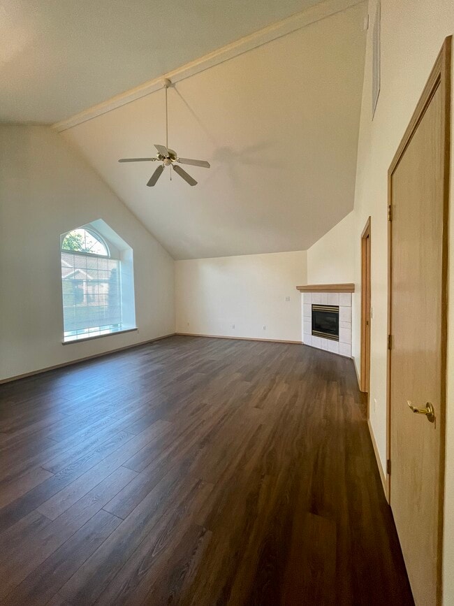 Building Photo - 200 N 41st St