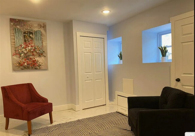 Foto del edificio - 397 Woodlawn Ave