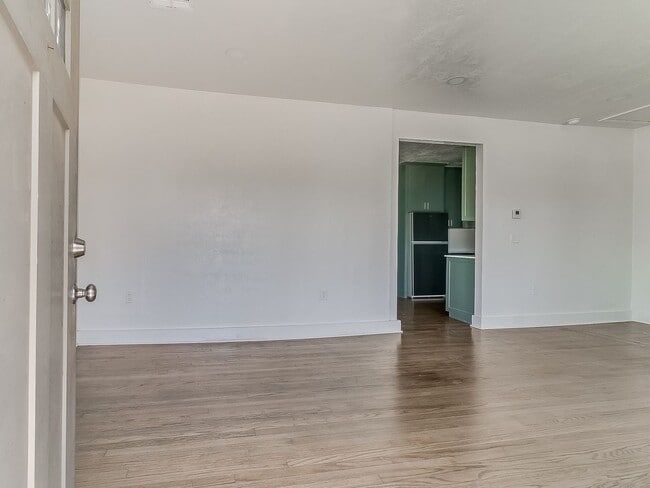 Building Photo - Beautifully Remodeled 2 bed / 1 bath