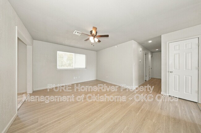 Foto del edificio - 2721 SE 49th St