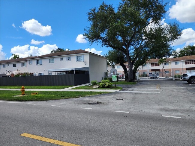 Building Photo - 8561 SW 109th Ave