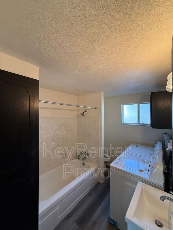 Building Photo - 485 E 535 S