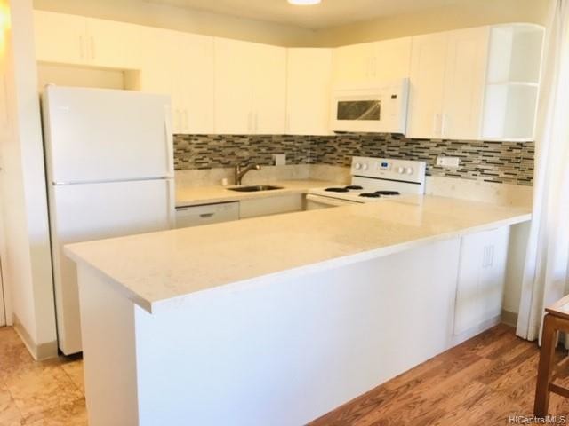 Building Photo - 2140 Kuhio Ave