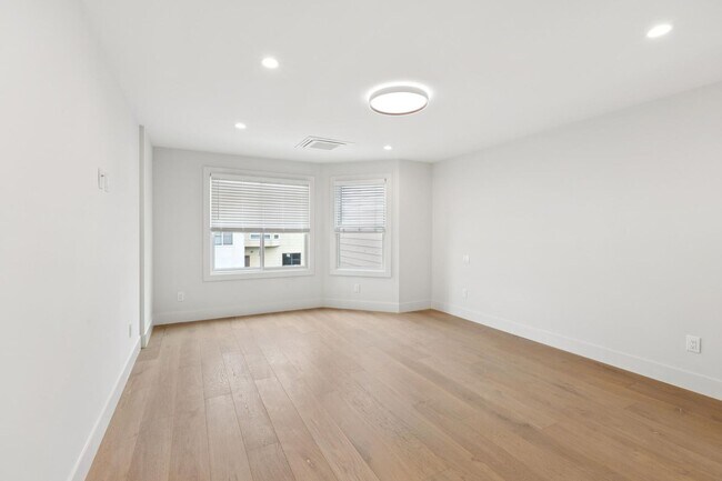 Foto del edificio - 330 27th Ave