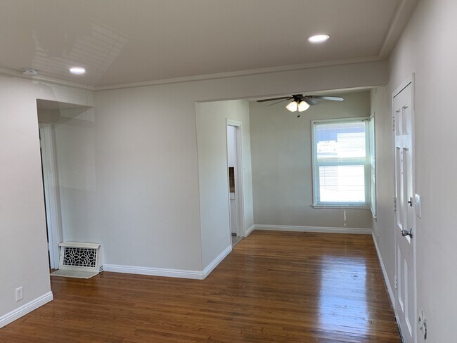 Foto del edificio - 331 E Elmwood Ave