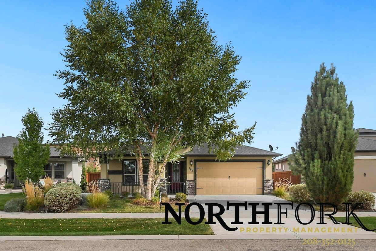 Primary Photo - Desirable Star Home Coupled with Convenience