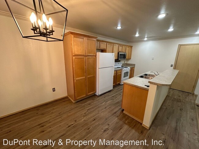 Building Photo - 3 br, 2.5 bath House - 7520 48th lane SE