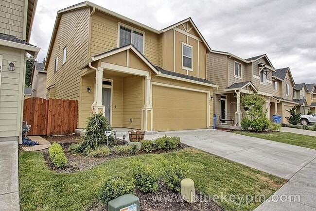 Building Photo - Hazel Dell  4 bed, 3 bath with Easy access...