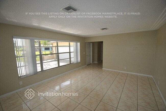 Building Photo - 321 Canterbury Dr W