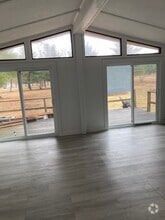 Building Photo - 515 Brown Rd